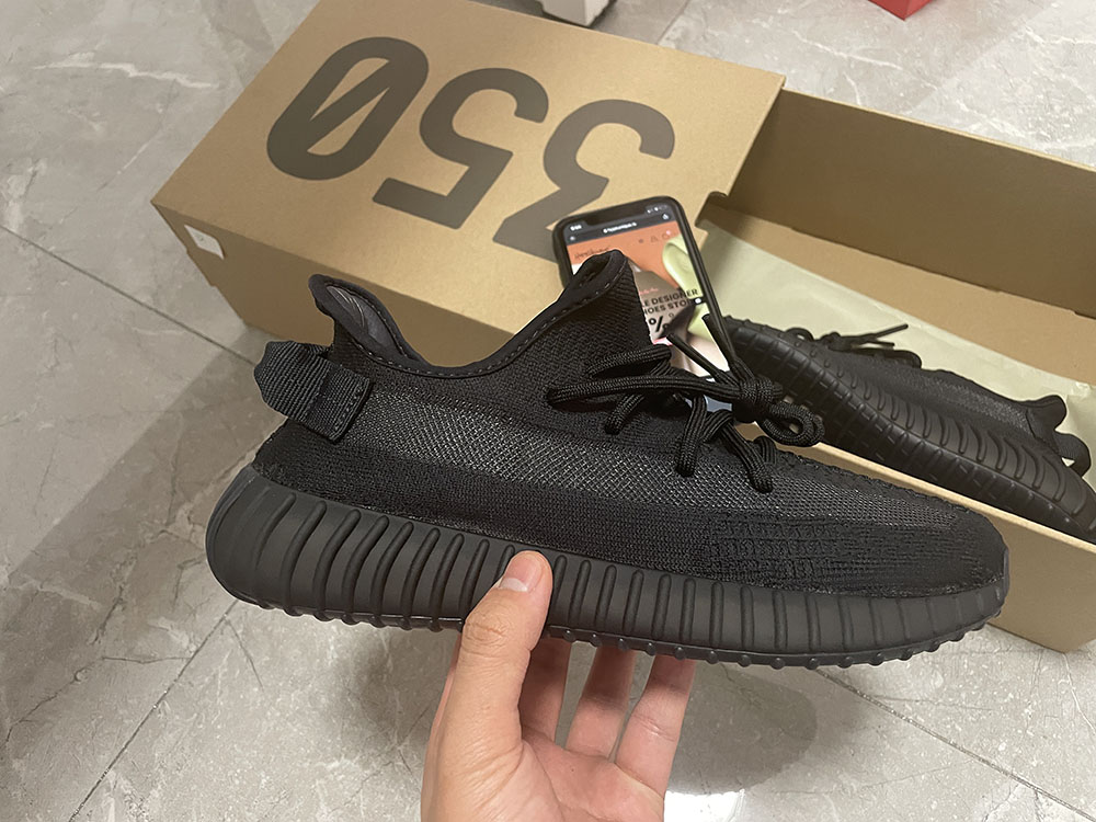 yeez 350 v2 onyx quality