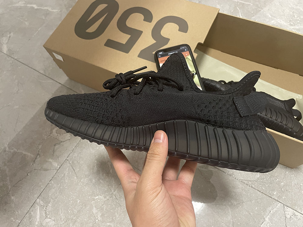 yeez 350 v2 onyx quality