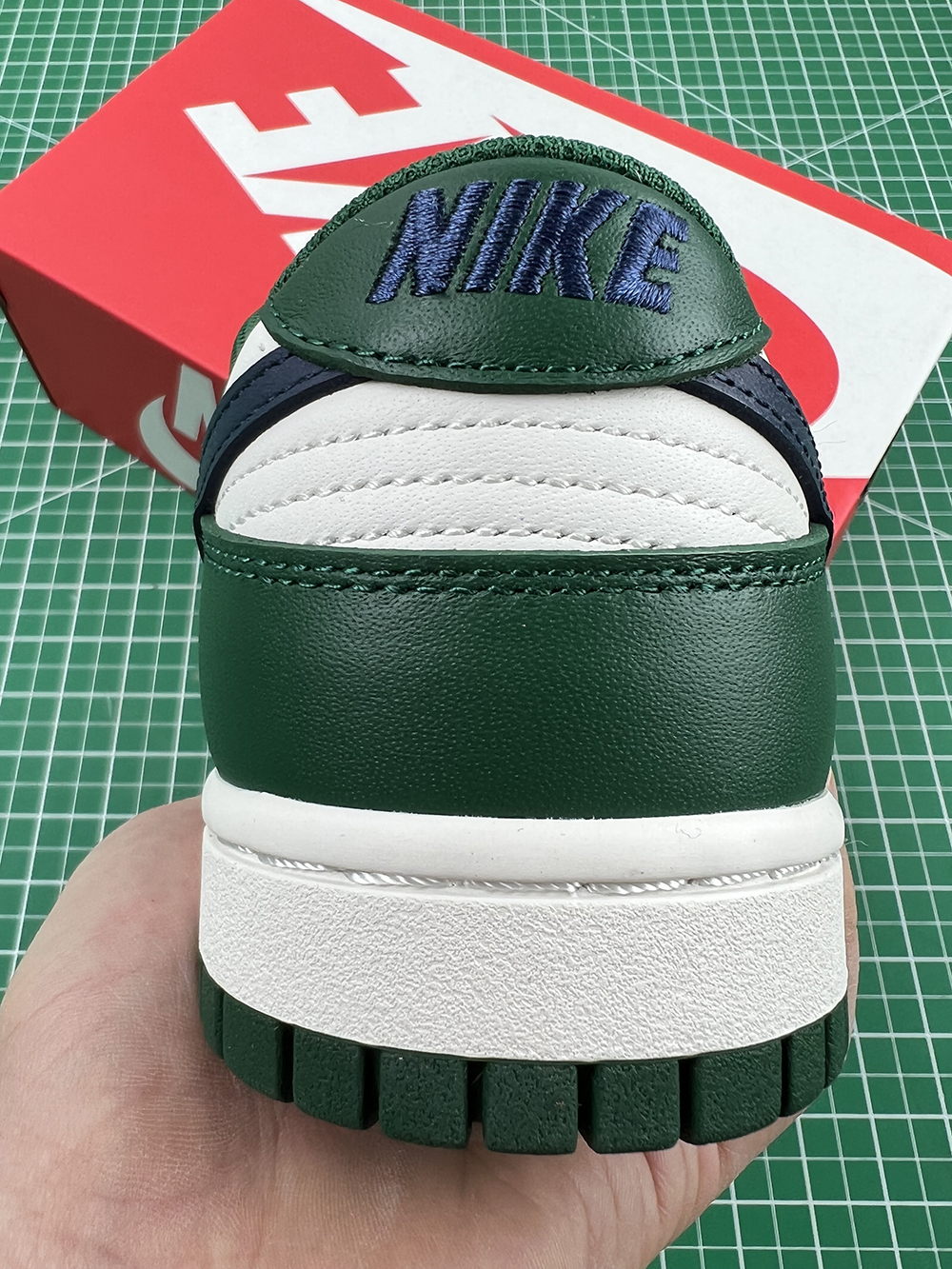 dunk low se lottery pack malachite green