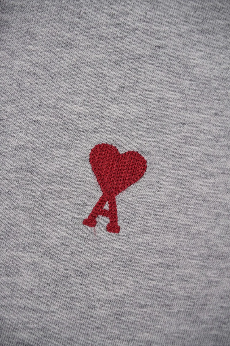 ami red heart logo embroidered t-shirt